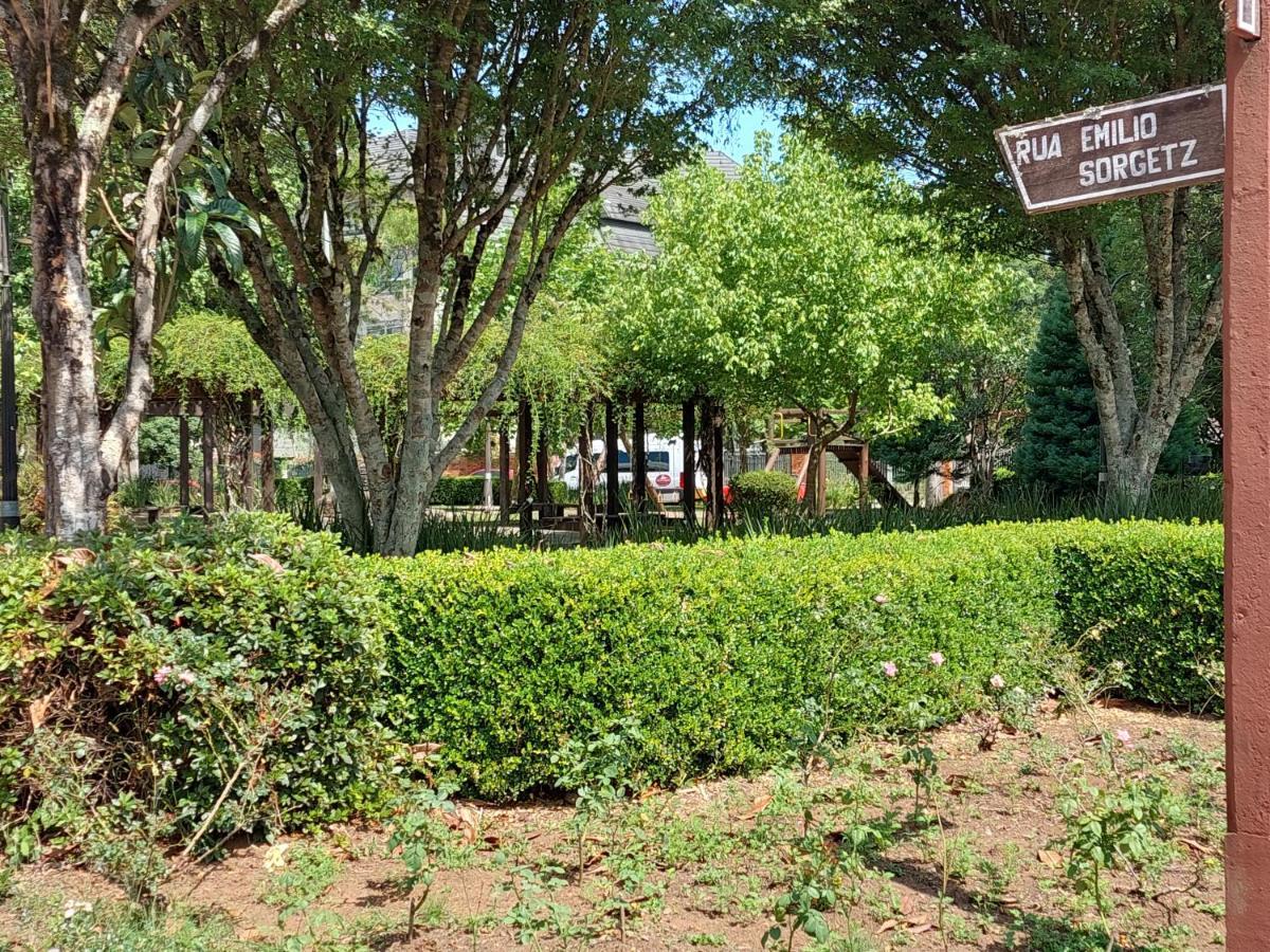 Roloff Praca Das Rosas Gramado Exteriör bild